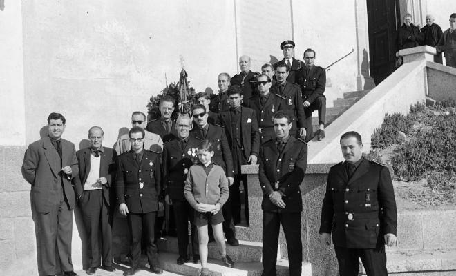 Acte de la Falange a l'església