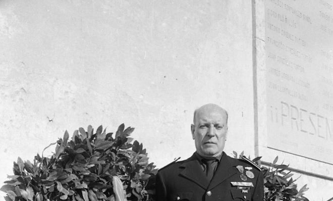 Acte de la Falange a l'església
