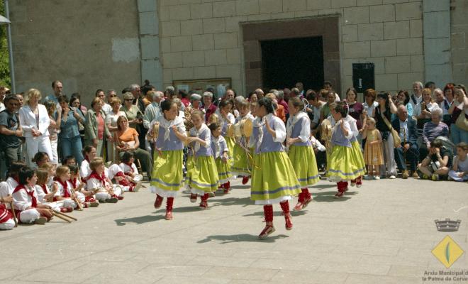 Ball de bastons durant la Festa Major de Sant Isidre