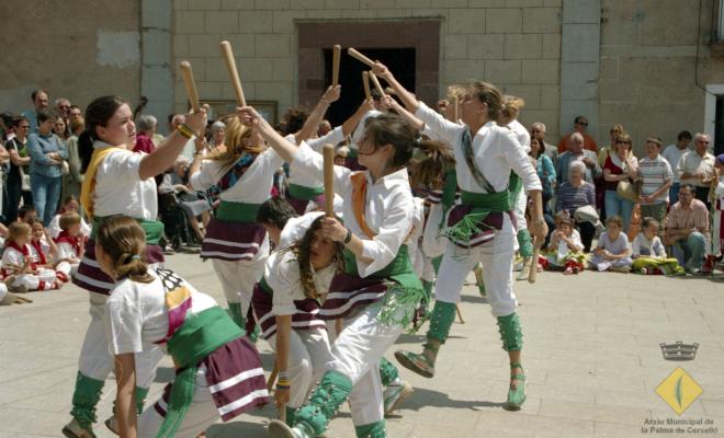 Ball de bastons durant la Festa Major de Sant Isidre