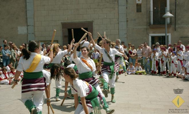 Ball de bastons durant la Festa Major de Sant Isidre