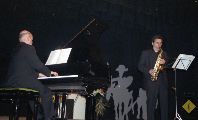 Musical de Sant Jordi a l'Aliança. Actuació del duo Miquel Bofill i Albert Guinovart