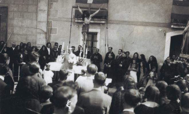 Processó de Divendres Sant amb el sant Crist