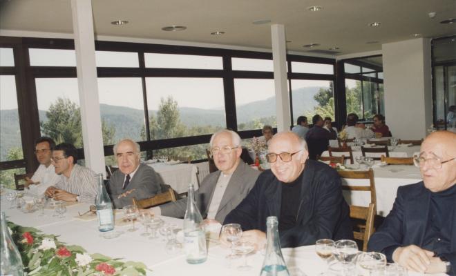 Dinar ofert a mossèn Ignasi Vilanova al restaurant Can Fisa