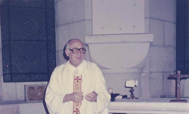 Retrat de mossèn Ignasi Vilanova amb casulla blanca