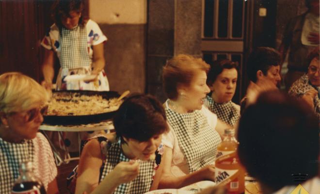Festa Major de Santa Maria.  Sopar al carrer Santa Maria