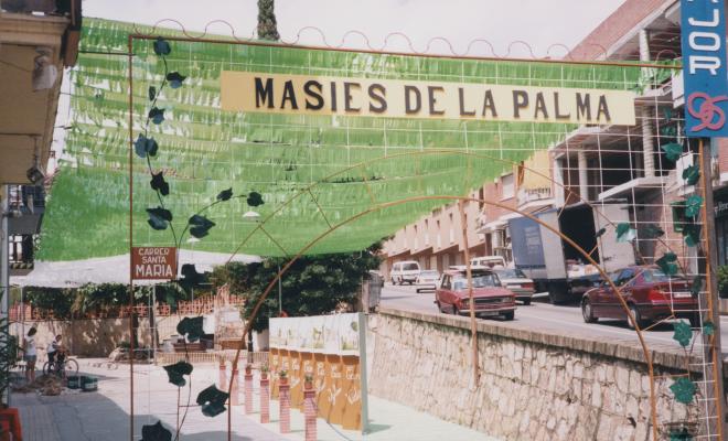 Festa Major de Santa Maria. Decoració del carrer Santa Maria (masies de la Palma)