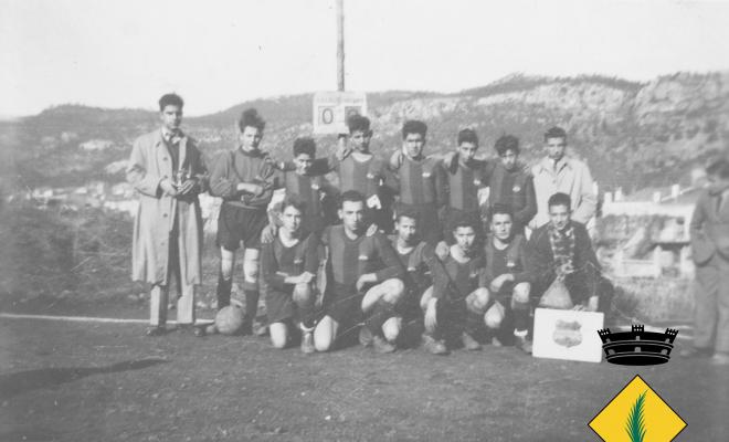 Equip de futbol de la Unió Esportiva la Palma abans de l'inici d'un partit