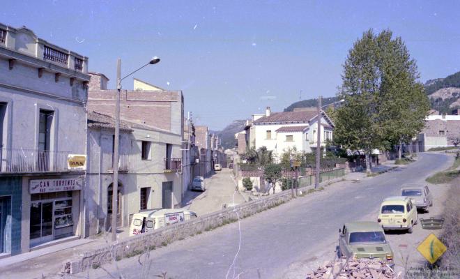 Vista del carrer Santa Maria des de l'avinguda Catalunya