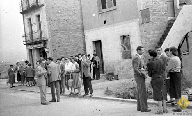 Grup de joves al carrer