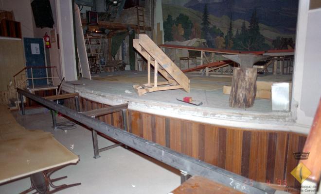 Preparació del muntatge teatral Cançó d'amor i de guerra a la seu de la Societat Aliança Palmarenca