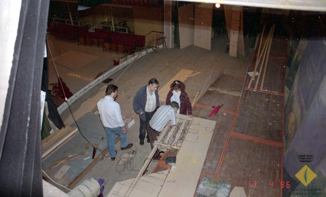 Preparació del muntatge teatral Cançó d'amor i de guerra a la seu de la Societat Aliança Palmarenca