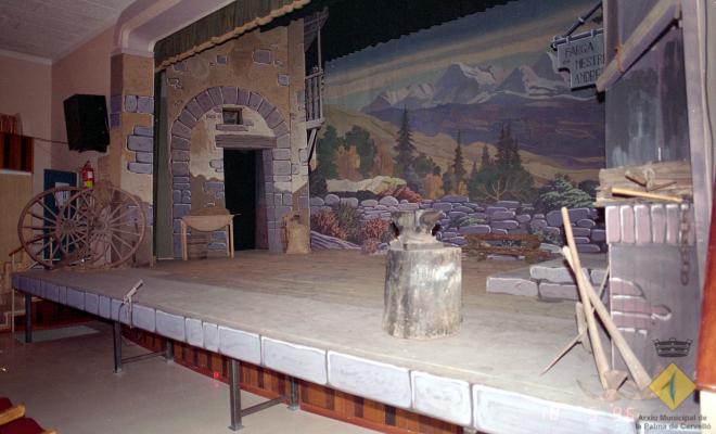 Preparació del muntatge teatral Cançó d'amor i de guerra a la seu de la Societat Aliança Palmarenca