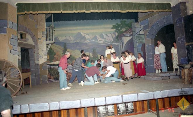 Assaig de la representació de Cançó d'amor i de guerra a la seu de la Societat Aliança Palmarenca