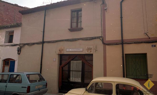 Façana de Cal Figuerola al carrer Santa Maria número 45 abans del seu enderrocament