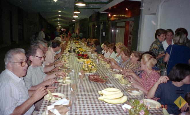 Sopar de Festa Major al carrer Santa Maria