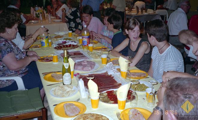 Sopar de Festa Major al carrer Santa Maria