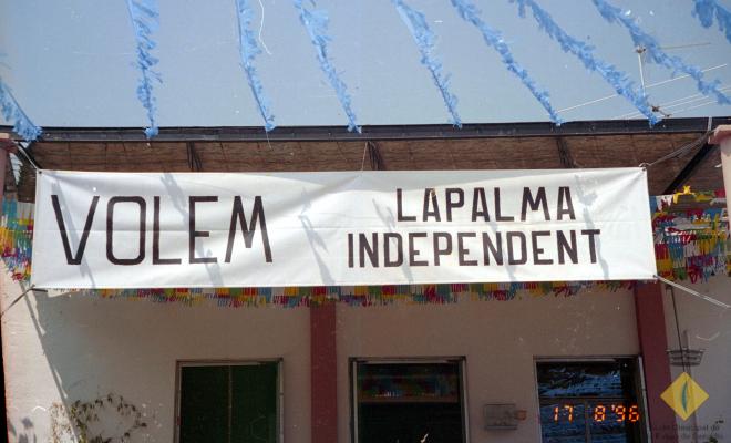 Cartell reivindicant la indenpendència de la Palma durant la Festa Major