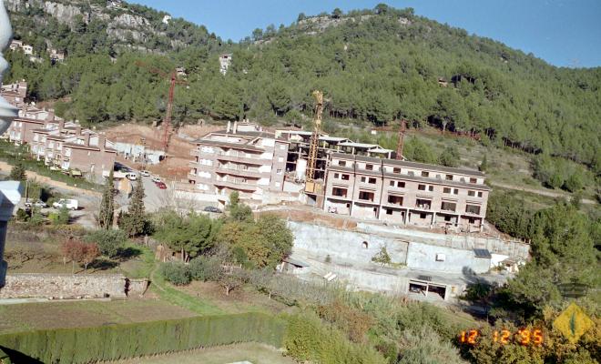 Vista d'uns pisos en construcció
