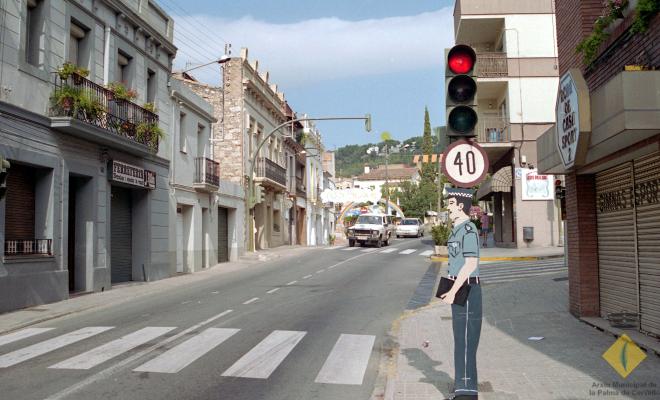 L'avinguda Catalunya decorada de Festa Major