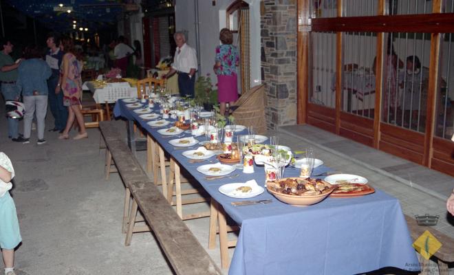 Sopar de Festa Major al carrer Santa Maria