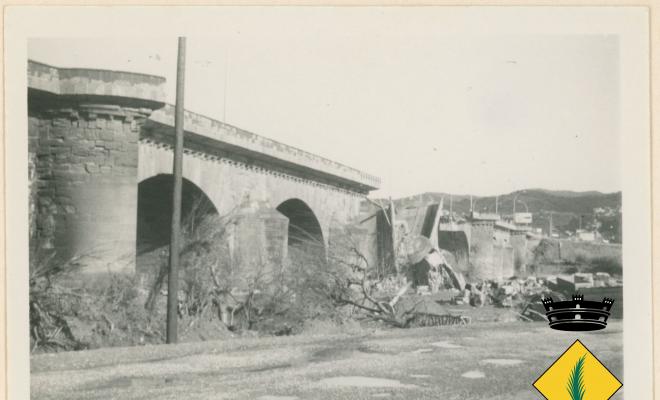 El pont de Carles III després de l'ensorrament d'un pilar
