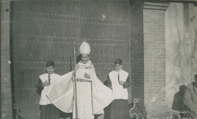 Nens fent la ronda pel captiri el dia de sant Nicolau