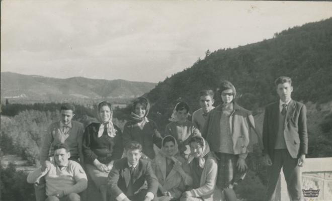 Grup de joves en una sortida del grup de caramelles