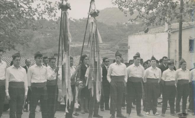 Cantada de caramelles a la plaça de l'Església