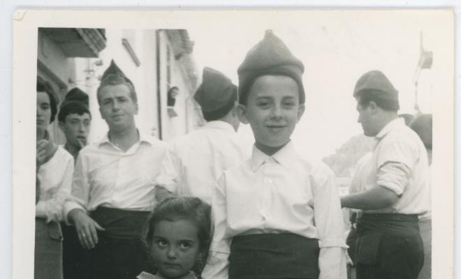Retrat de Victòria Roca i Albert Alemany vestit de caramelles