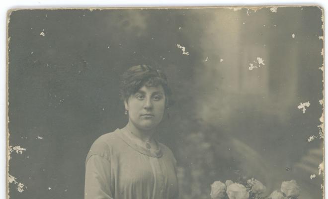 Retrat d'estudi de Rosalia Planas