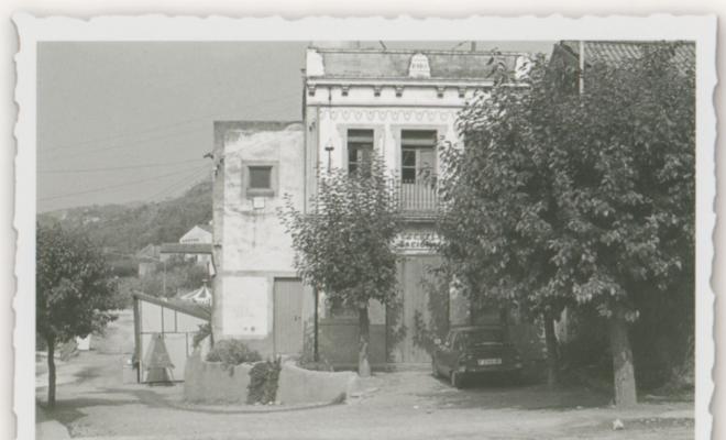 Façana de les antigues escoles nacionals