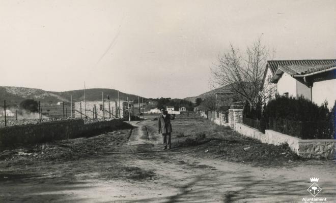 Carrer de Begues amb una casa en construcció