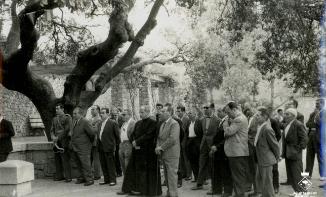Inauguració de la font a la plaça Camilo Riu