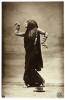 Retrat d'estudi de la ballarina Carmen Tórtola Valencia.