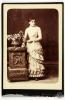 Retrat d'estudi de dona de la família Turull. Barcelona.