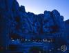 El monestir i la muntanya de Montserrat de nit
