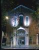 Façana de l'església de la Santíssima Trinitat de nit