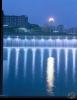 Llac i cascada del Parc de Catalunya de nit