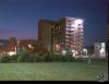 Façana de l'hospital Parc Taulí de nit