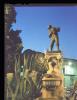 Font a la plaça Jean Piaget de nit