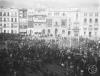 Multitud en una plaça a Sevilla