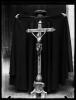 Crucifix amb un Crist de tres claus del monestir de Sant Cugat del Vallès