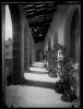 Galeria pòrtic de les Escoles de Cultura Popular de la parròquia de la Santíssima Trinitat dirigida pels germans maristes. Sabadell