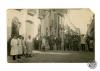 Patrulles de la Guàrdia Civil al carrer Estrella en motiu de la vaga de l'agost de 1917. Sabadell. Edició postal.