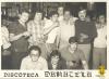 Grup de nois joves a la discoteca Danatela de Torelló
