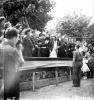 Fira de setembre. Desfilada i actes politicomilitars, a l'actual Parc de l'Hort de l'Abat-Jardins del Paga-li Joan.