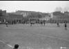 El Sant Cugat FC disputant un partit a l'antic a l'antic camp de futbol.