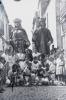 Fira de setembre. Gegants i bastoners al seu pas pel carrer de Santa Maria.