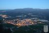 Vista general de Centelles fent-se fosc, presa des del Puigsagordi